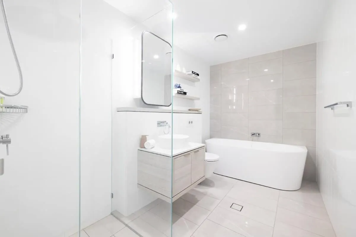 Just A Stone'S Throw To The Beach Brand New 2Br Gold Coast 0*,