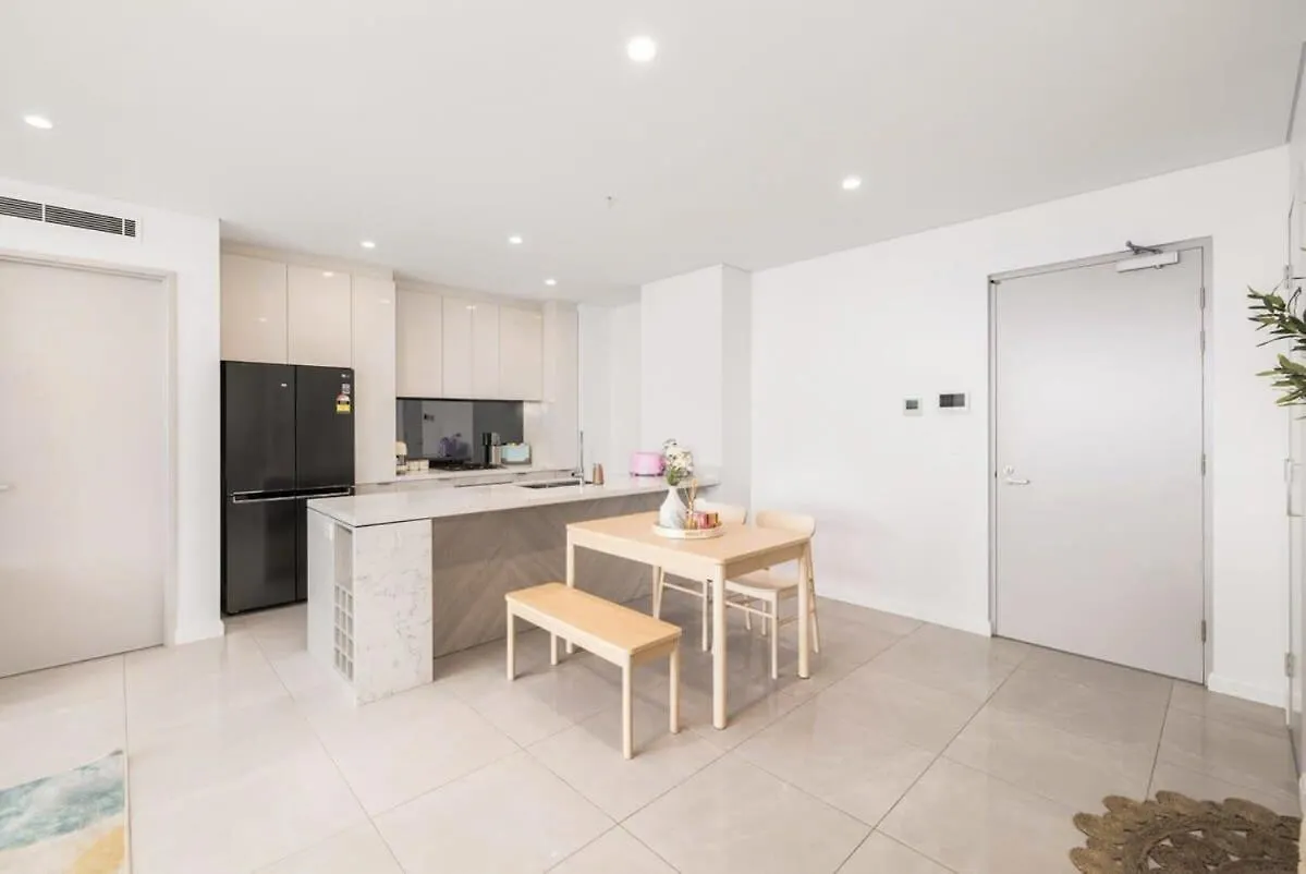 Just A Stone'S Throw To The Beach Brand New 2Br Gold Coast Australia