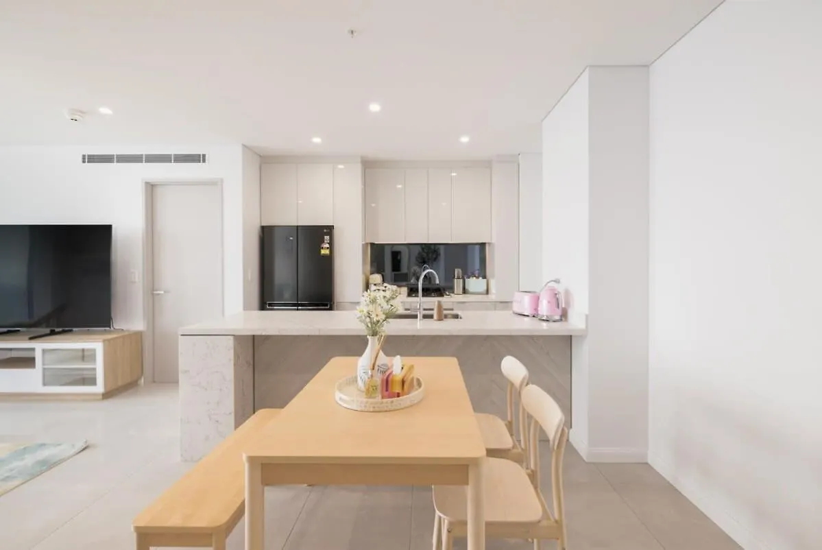Just A Stone'S Throw To The Beach Brand New 2Br Gold Coast
